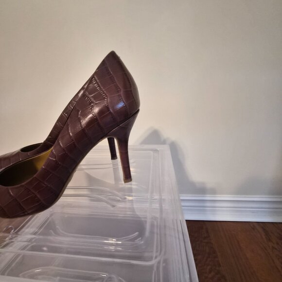 Nine West Burgundy Snake-Embossed Leather, Size 8 1/2 - Picture 5 of 14